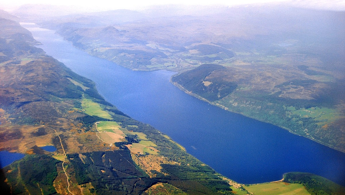 Loch_Ness_(42064602492)